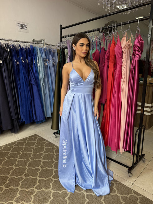 VESTIDO ALCINHA COM DECOTE FENDA LISO